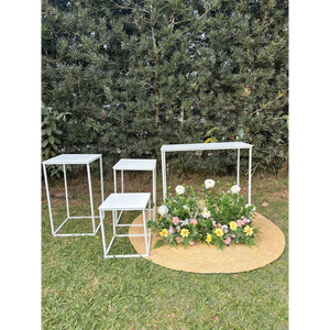 Kit Mobiliário + Tapete + Flores de chão